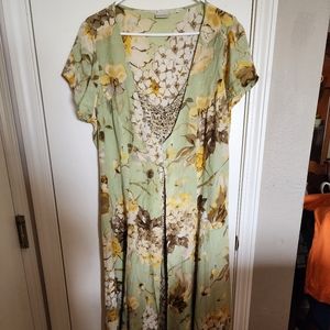 Very pretty Newport News maxi dress. Lots of different patterns.